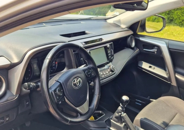 Toyota RAV4 cena 75800 przebieg: 111290, rok produkcji 2017 z Kielce małe 46